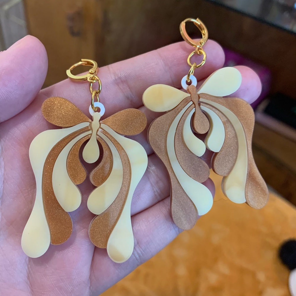 BROWN BUTTERFLY EARRINGS